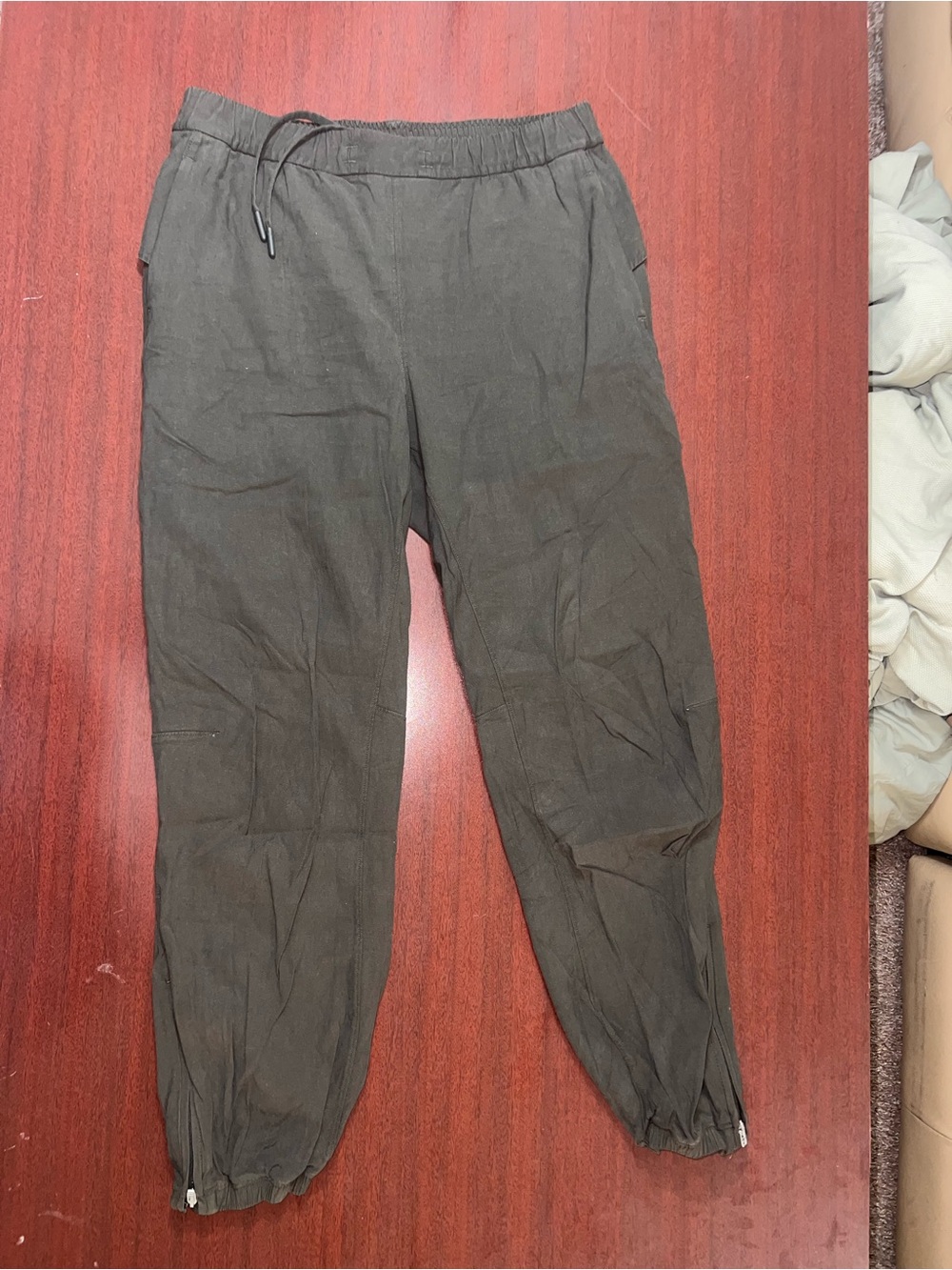 Lululemon Essential Affinity Mid Rise Jogger - Picture 5 of 7